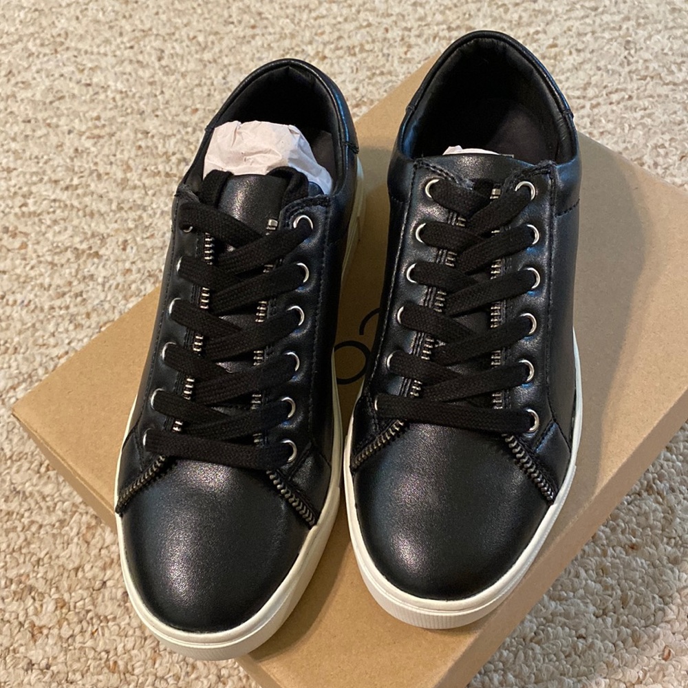 Frye and co. Sindy Moto low shoes